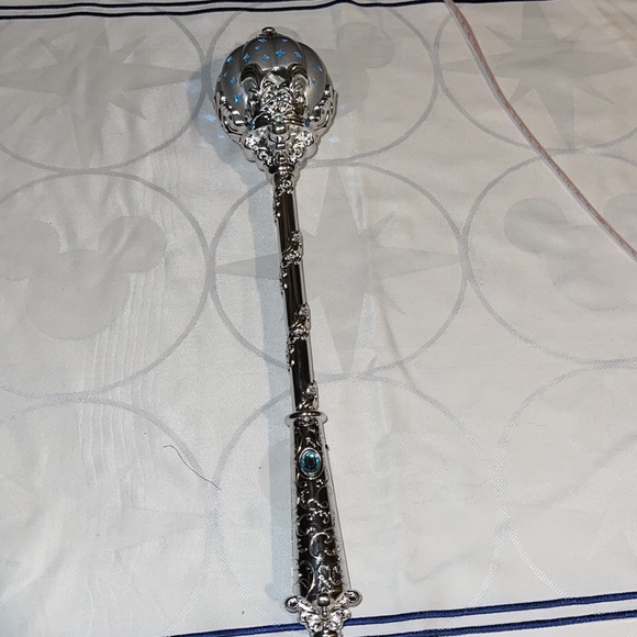 Disney Parks Exclusive- CINDERELLA LIGHT UP WAND w SOUND - Picture 6 of 11